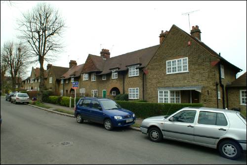 06+ Asmuns Place